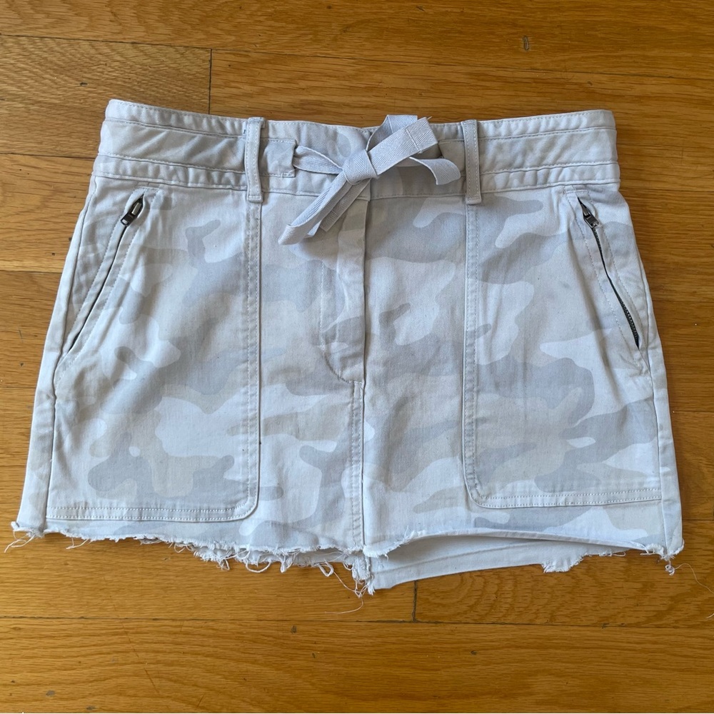 Banana Republic Camouflage Stretch Skirt Size 2